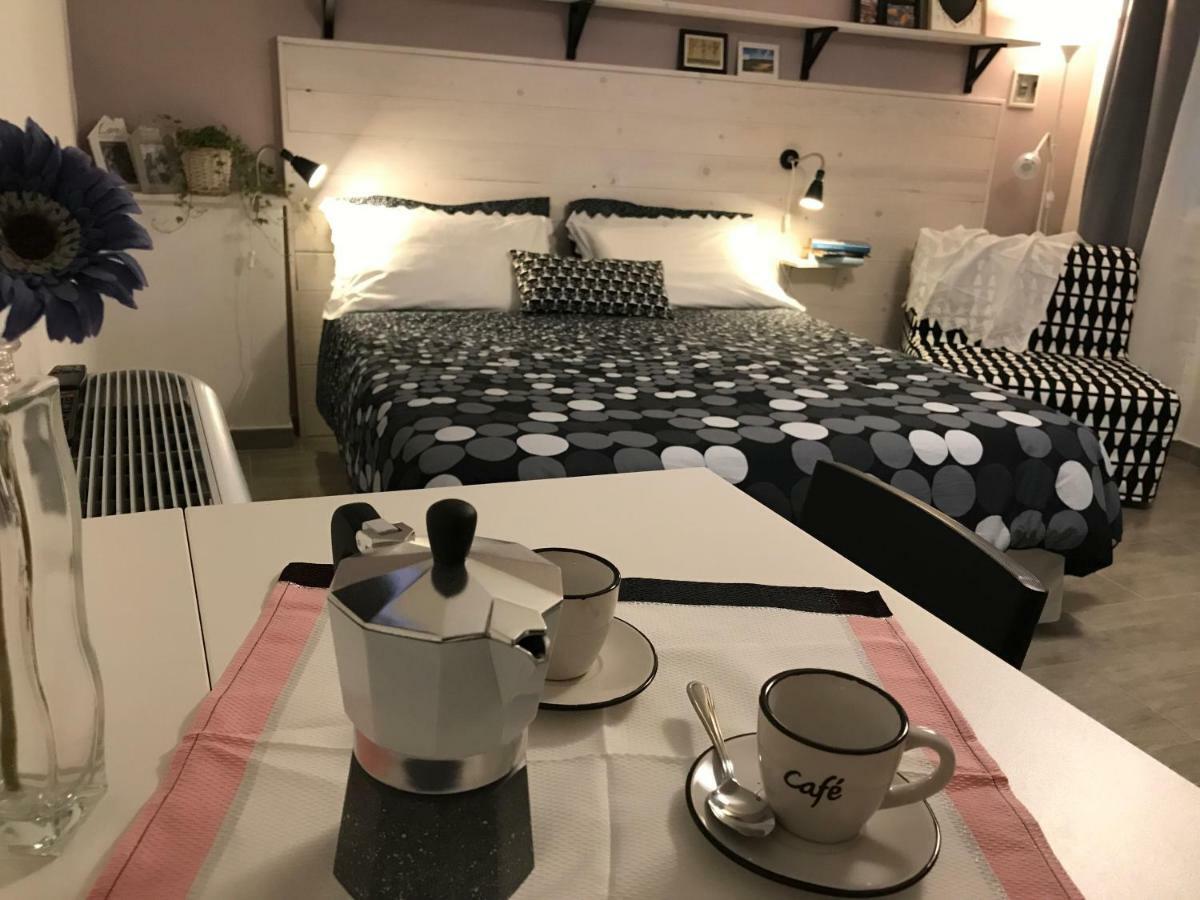 La Casa Blu Appartement Mirabella Imbaccari Buitenkant foto